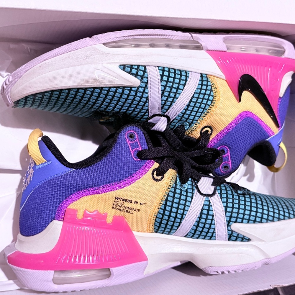 LeBron Witness 7 in vivid purple, coral Black Sea